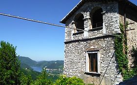 Casa Due Archi Labro